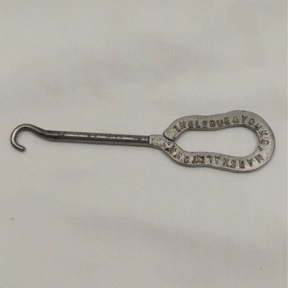 Antique Ingledue & Young Marshalltown Iowa Show Button Hook Advertising Promo